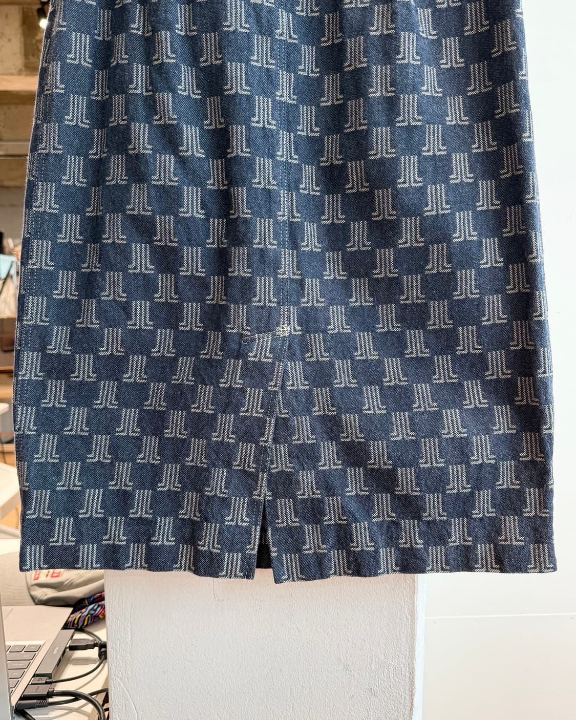 랑방 데님 로고패턴 미디스커트  상품이미지7