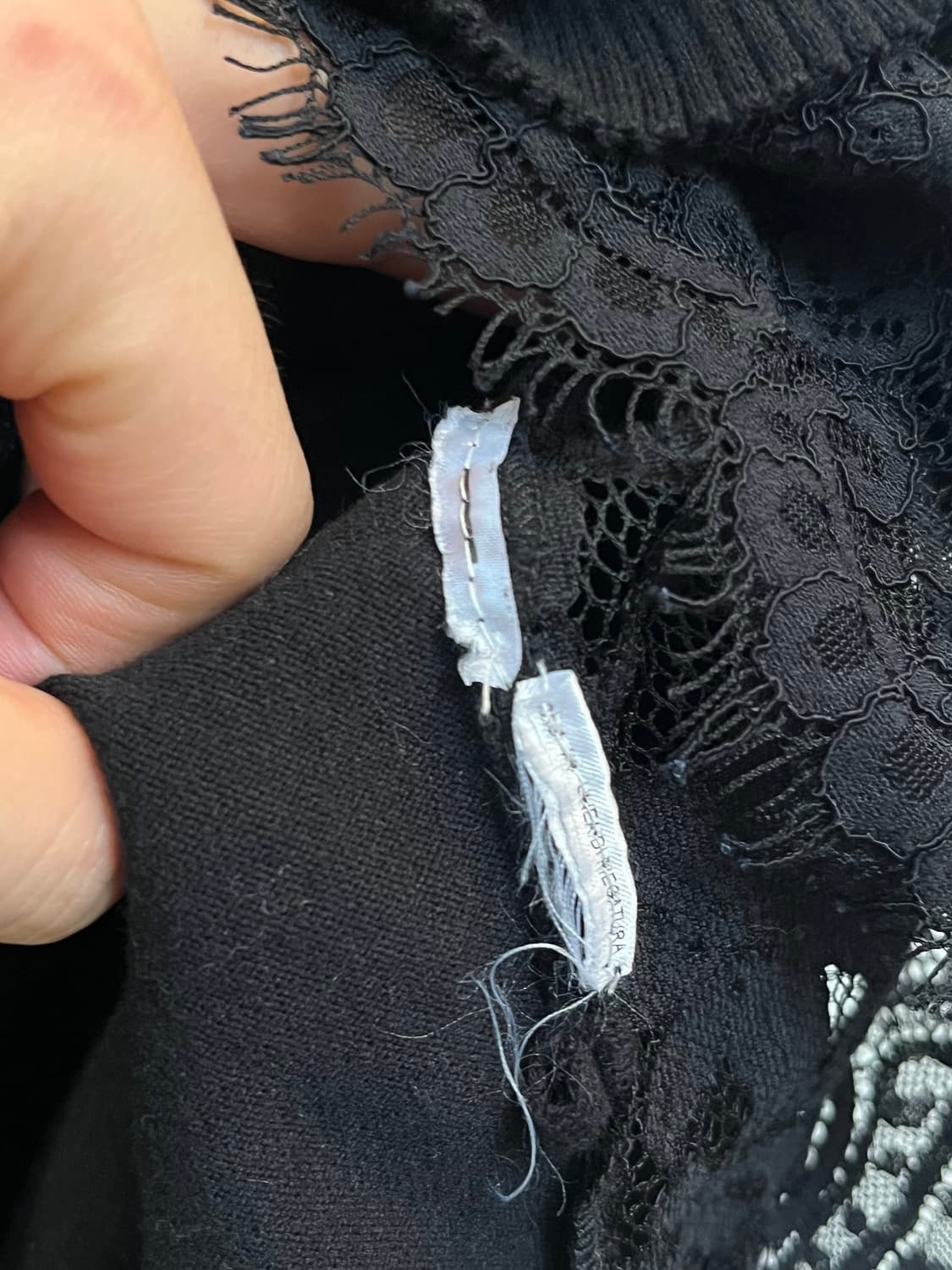 Armani Exchange 블랙 레이스 니트 M 상품이미지5