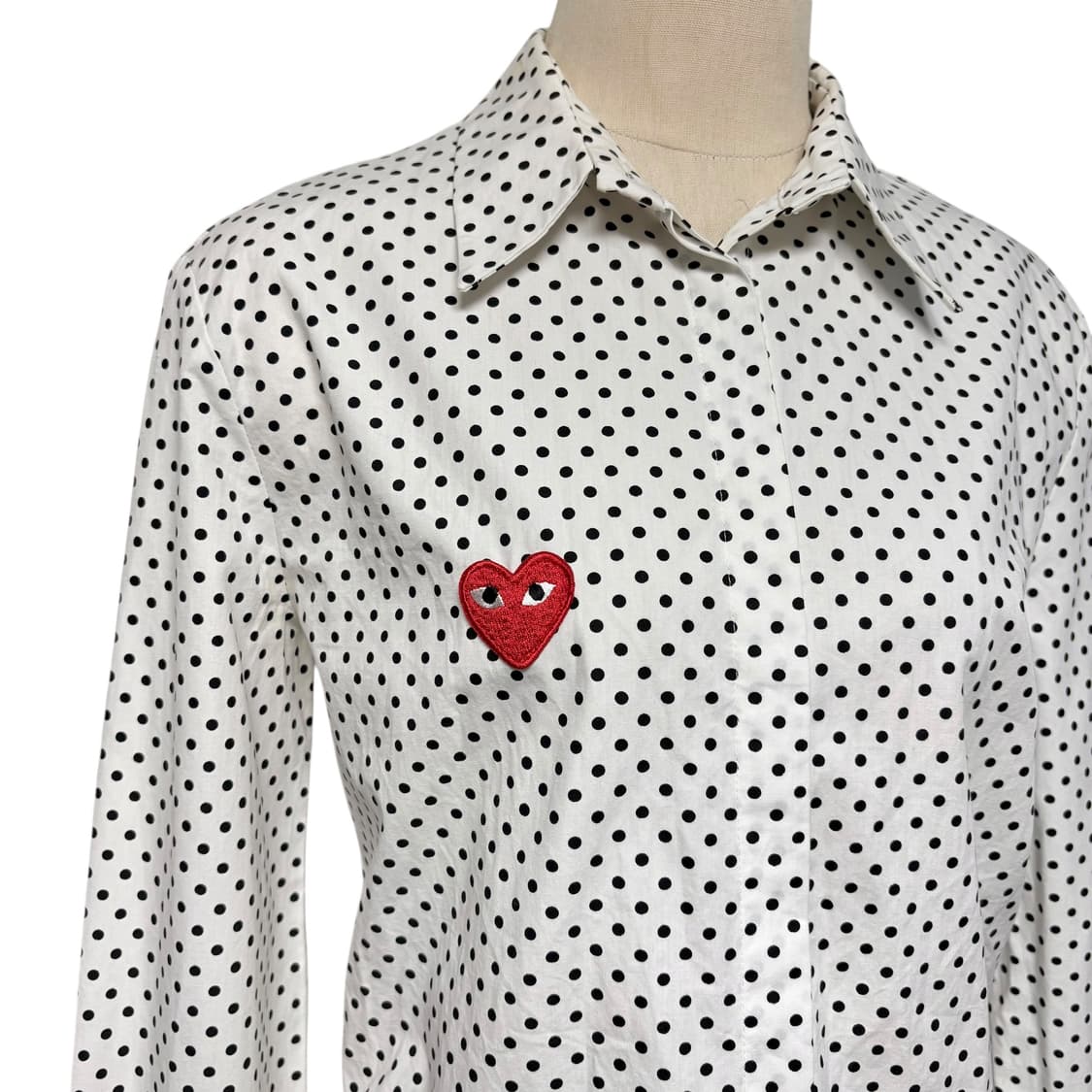 3835 꼼데가르송 화이트 도트 하트패치 긴팔셔츠 상품이미지2