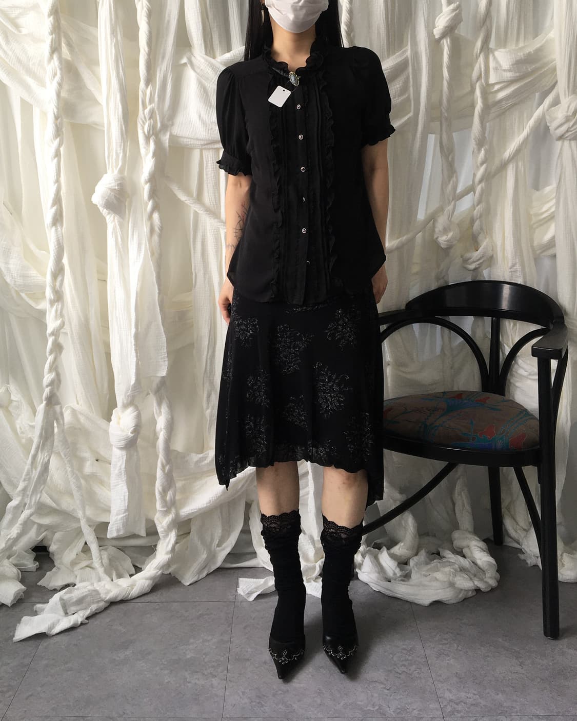Pin button point frill blouse 상품이미지7
