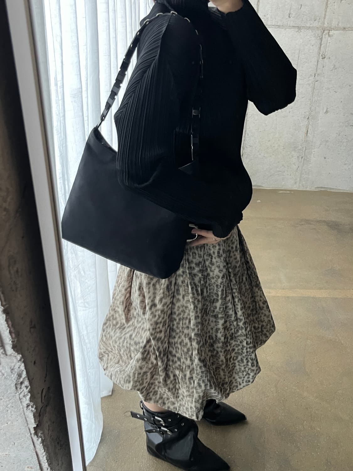 90s Ferragamo 페라가모 아크릴 핸들 백 상품이미지5