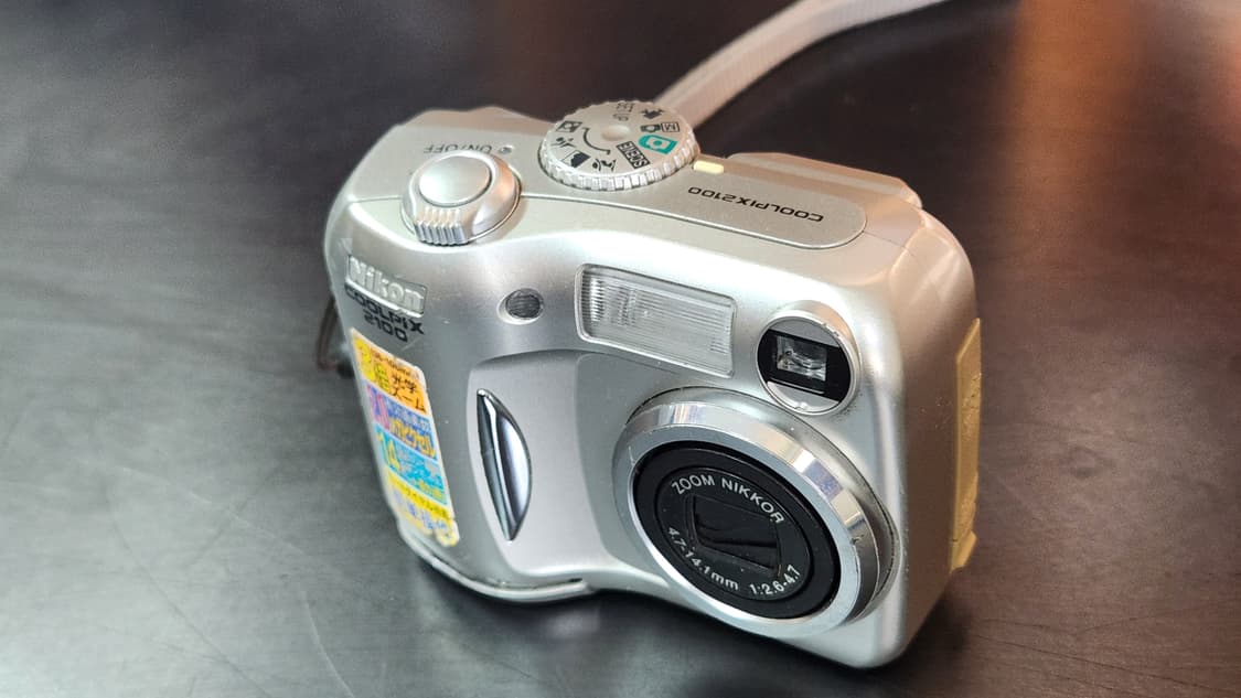니콘 쿨픽스 2100 실버 빈티지 디카 (르세라핌 사쿠라) 상품이미지2