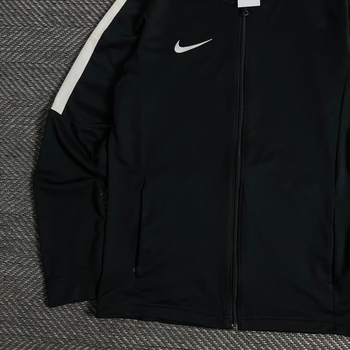 나이키 드라이핏 스우시로고 블랙 트레이닝 자켓y 3271 상품이미지4