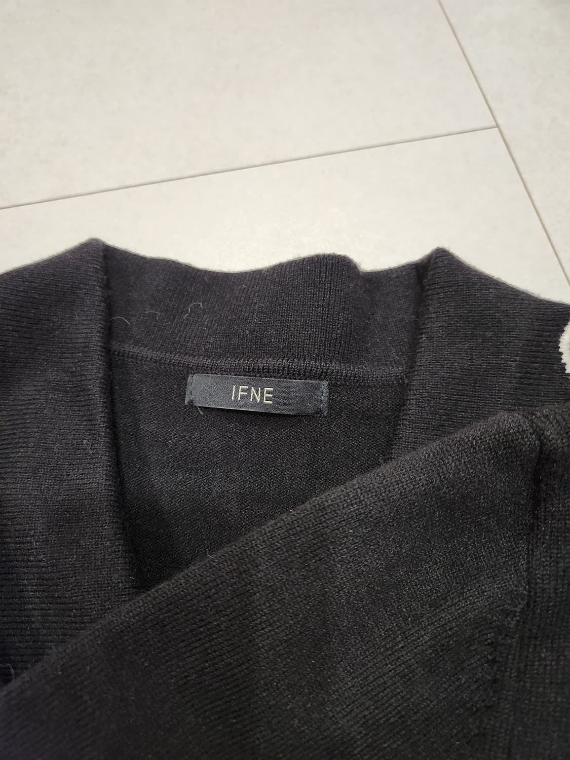 이프네 예쁜단추니트 상품이미지3