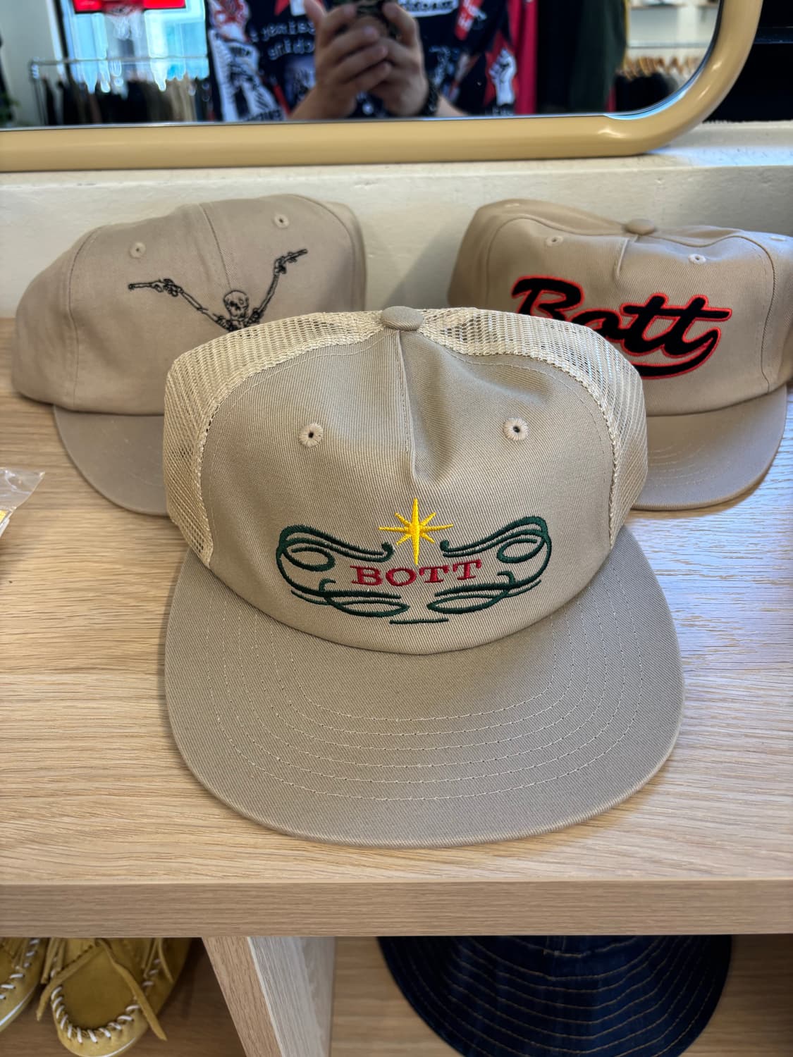 Bott typo truker cap 상품이미지1
