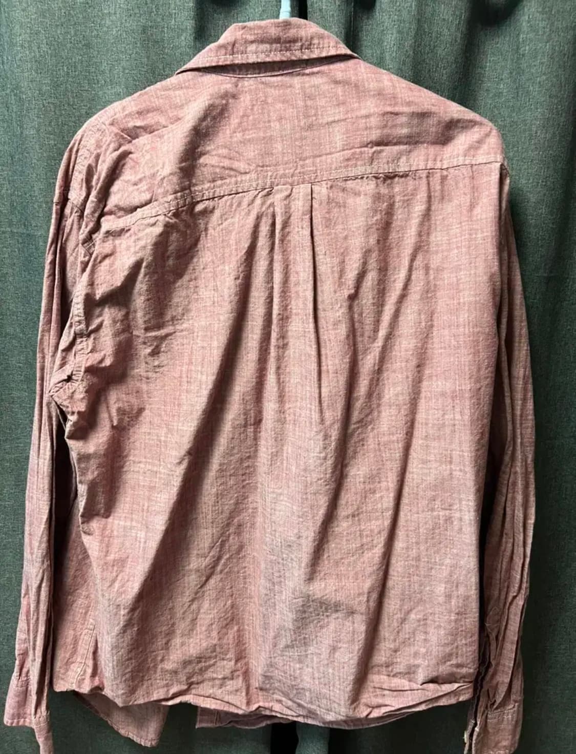 칼하트 인디핑크 긴팔셔츠 판매합니다 상품이미지2