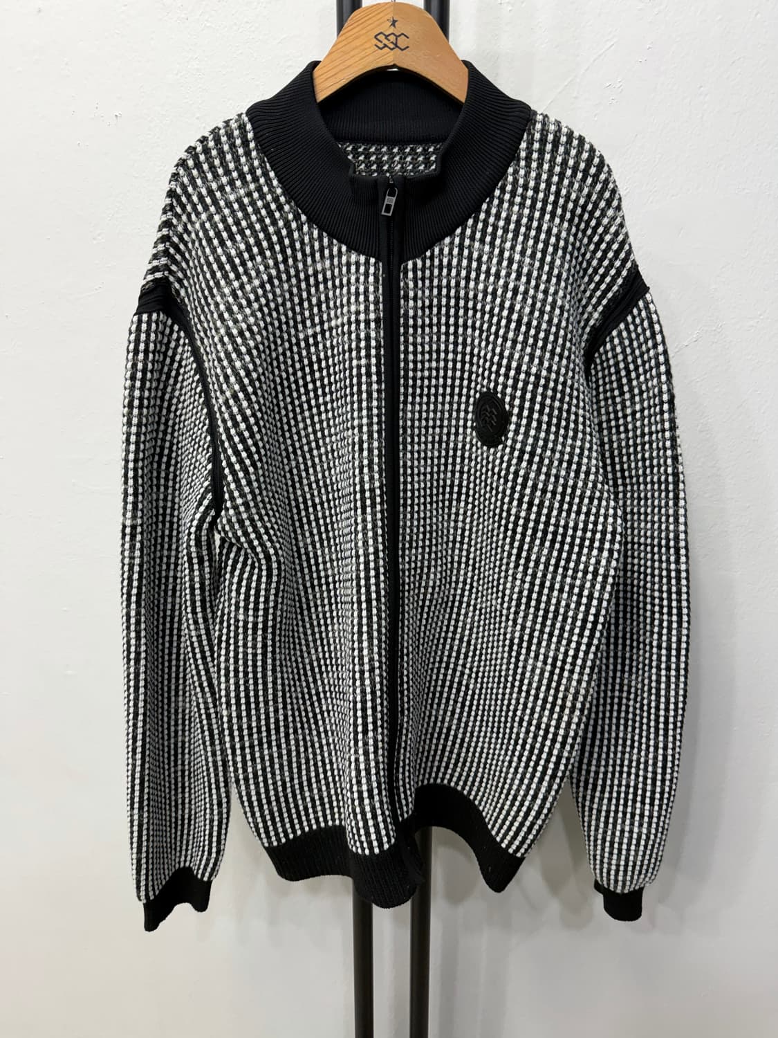 정품) 코오롱 블랙 화이트 스트라이프 집업 가디건 105 상품이미지1
