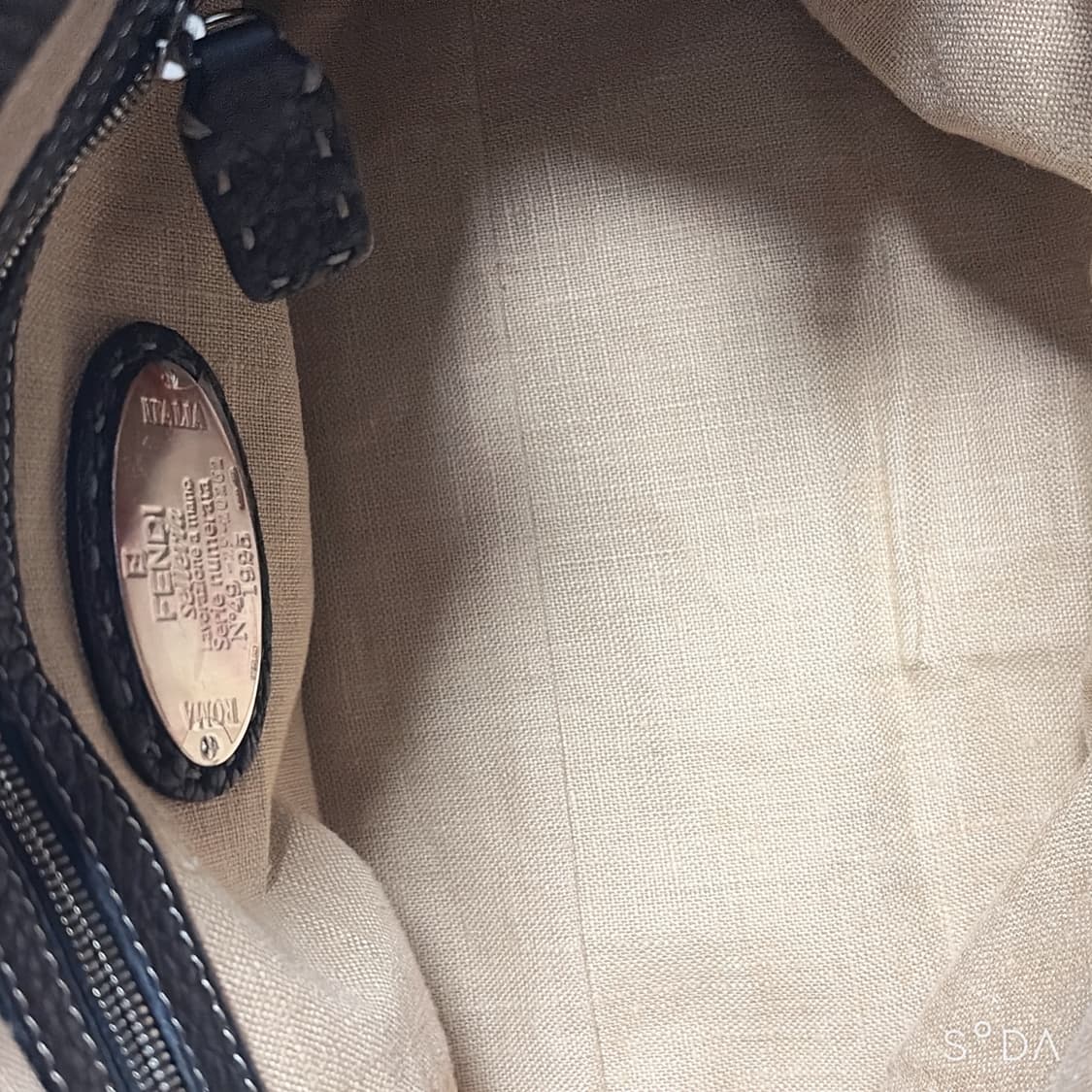 펜디 셀러리아 토트백 블랙 상품이미지6