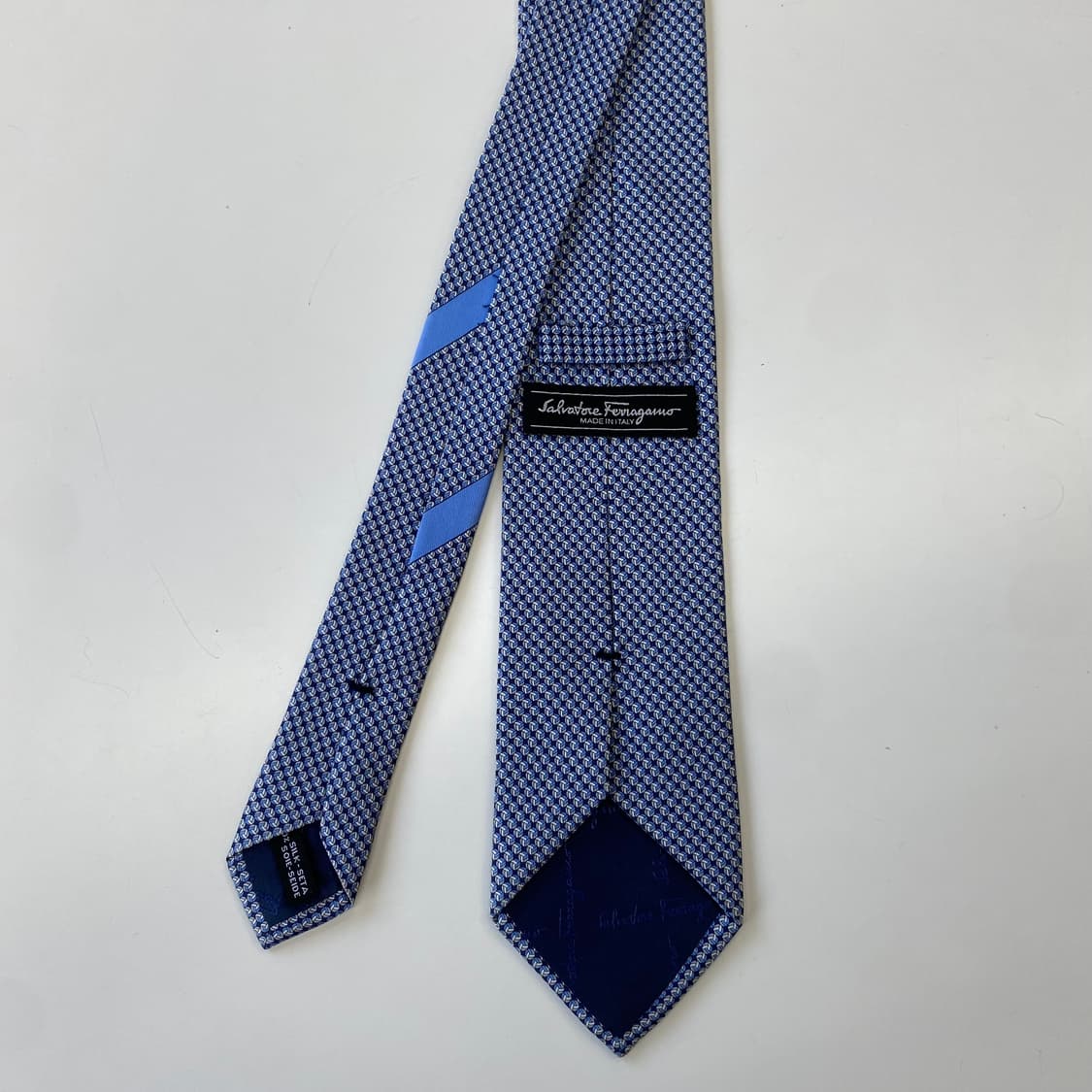 신형라벨 페레가모(Ferragamo)  명품 정품넥타이8.1cm 상품이미지3