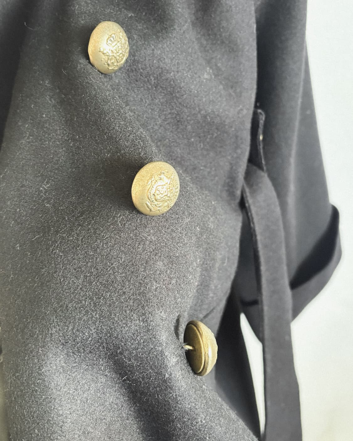 발렌시아가 게스키에르 사선버튼 헤비 울 크롭 코트 상품이미지8