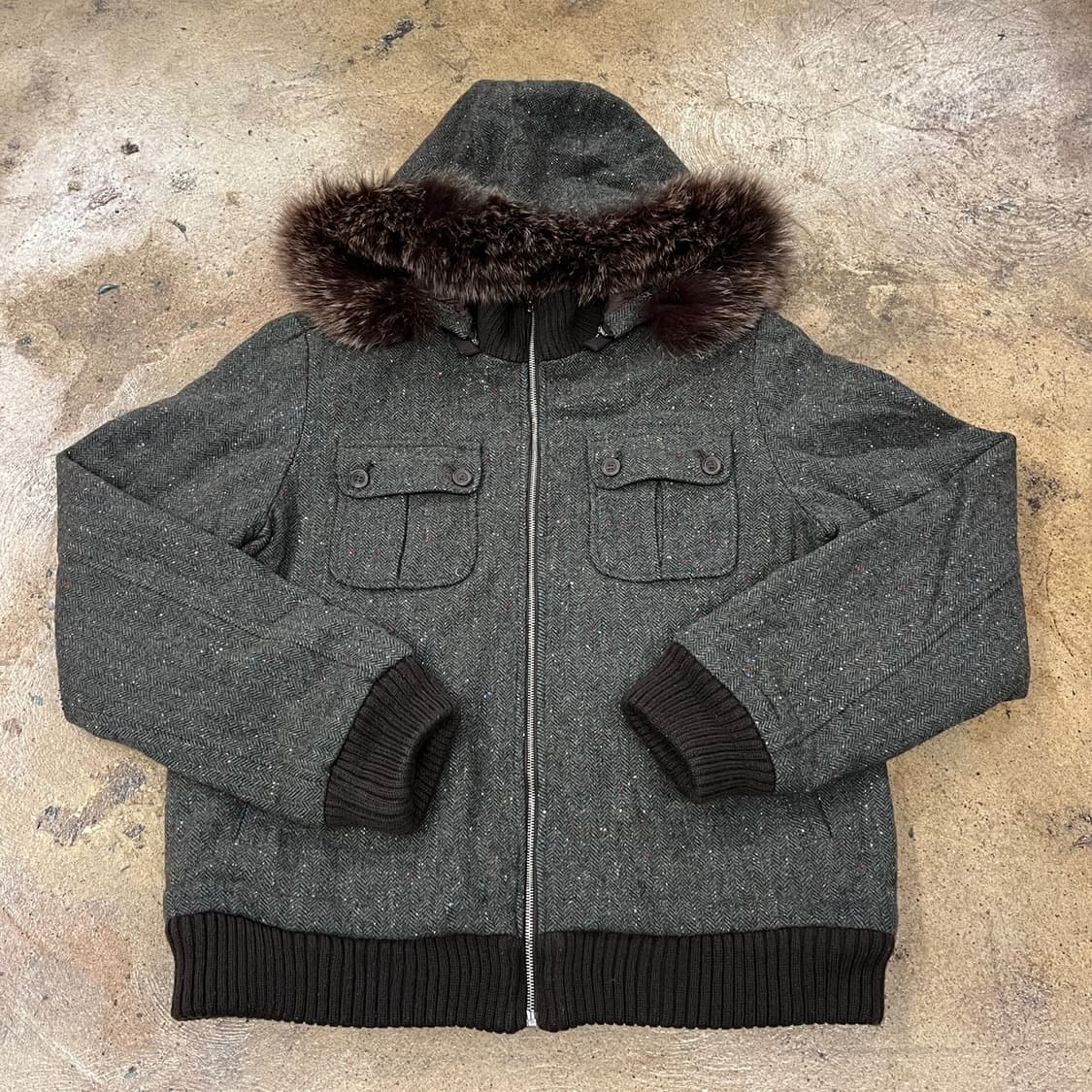 헬로키티 카키 털 숏 패딩  상품이미지2