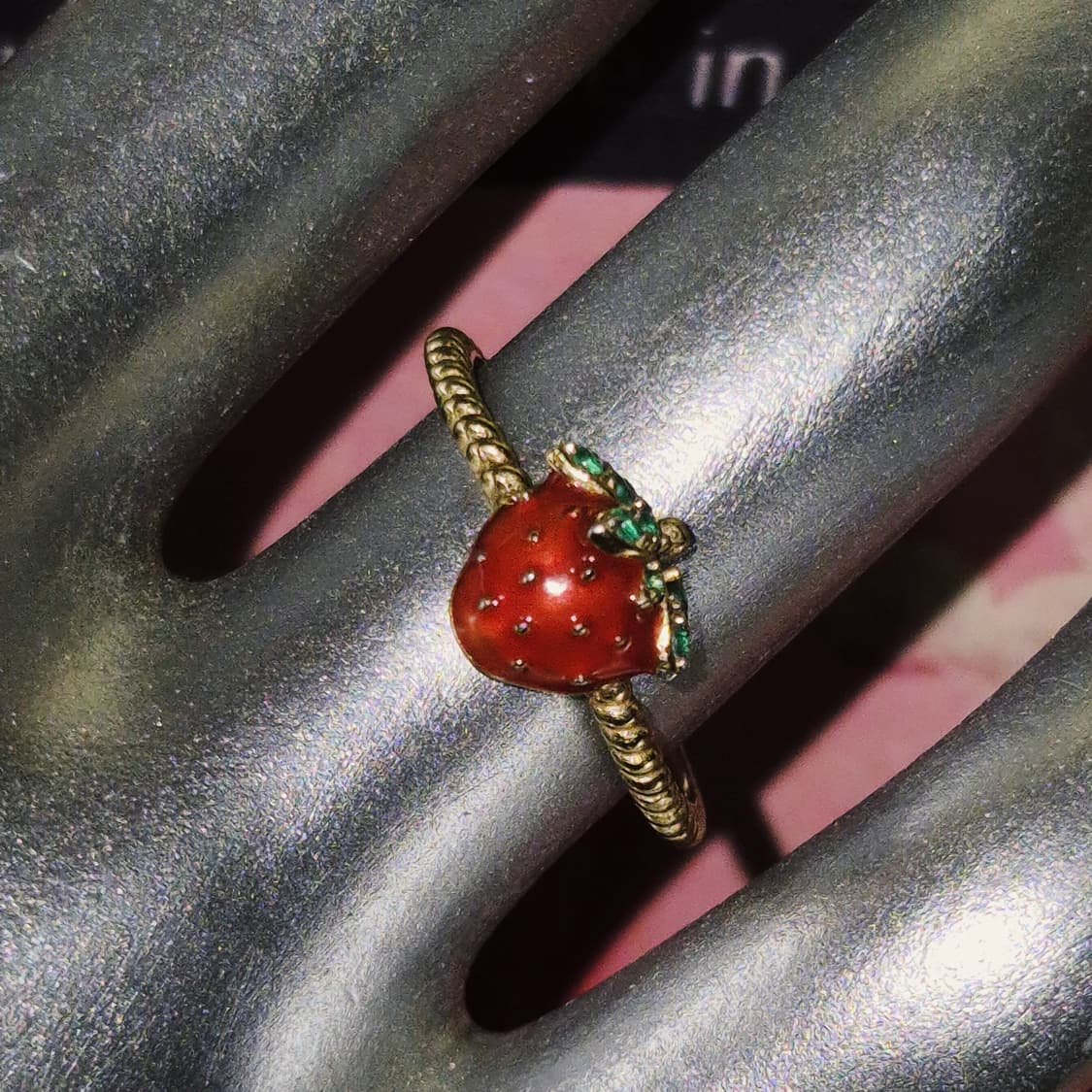 마크제이콥스 실버925 딸기 큐빅 반지 상품이미지5