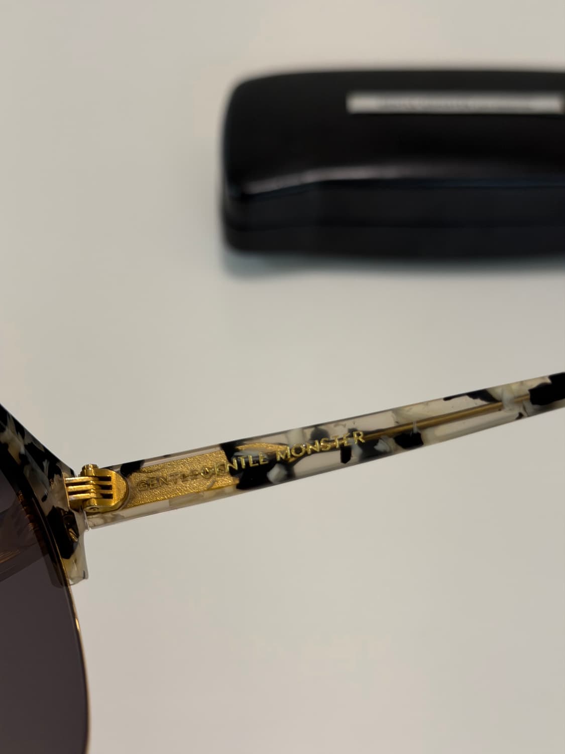 젠틀몬스터 문컷 하금테 선글라스 정가 249,000원 실착 적어 신품컨디 상품이미지6