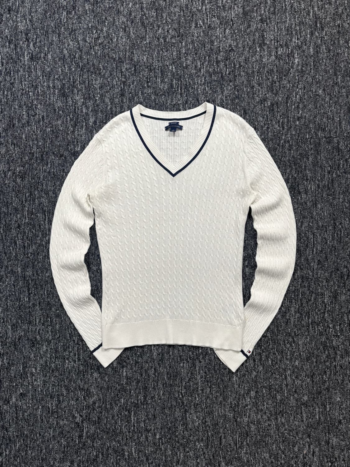 타미힐피거 화이트 브이넥 니트 상품이미지3