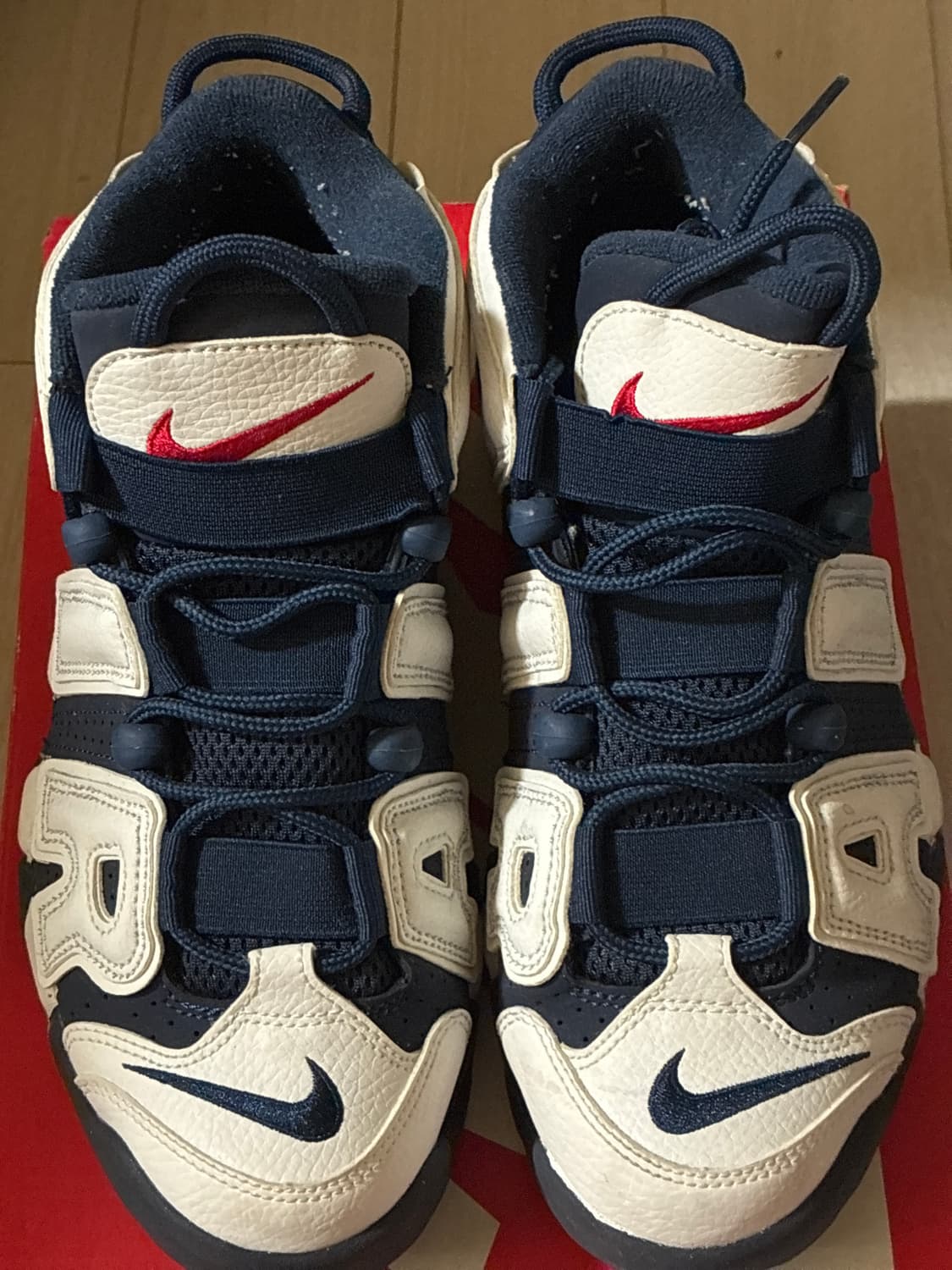 나이키 에어 모어 업템포 상품이미지1