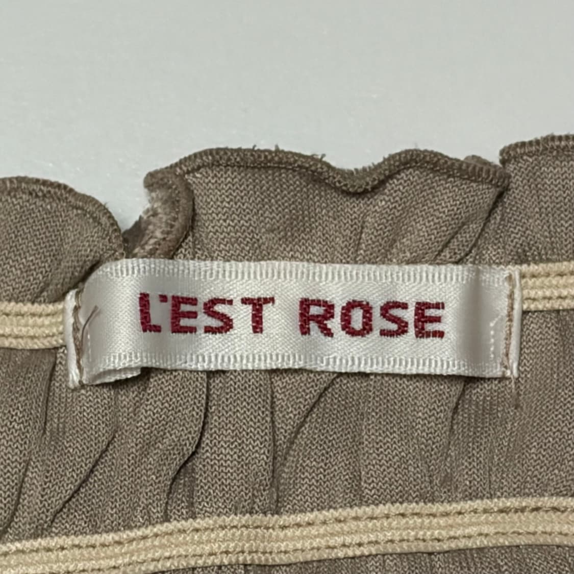 데스라이즈 레스트로즈 나시 슬리브리스 레이어드 브라운 베이지 벨벳 원피스 상품이미지2