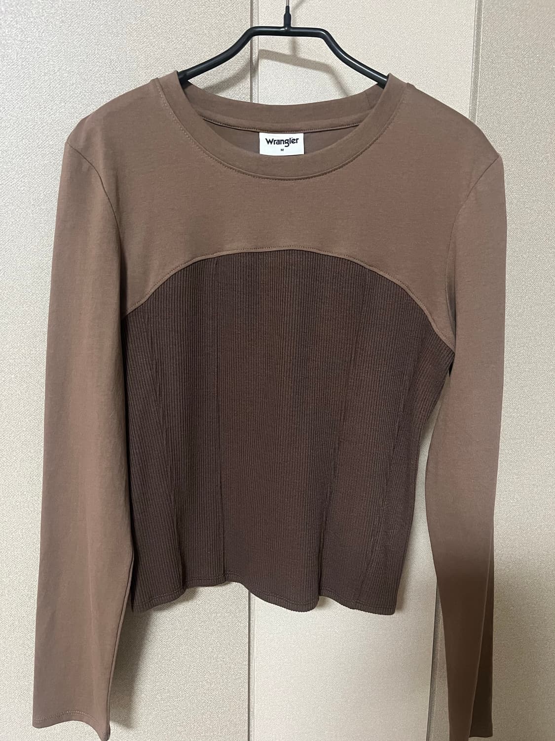 랭글러 우먼즈 슬림 패턴 긴팔티셔츠 브라운 상품이미지3