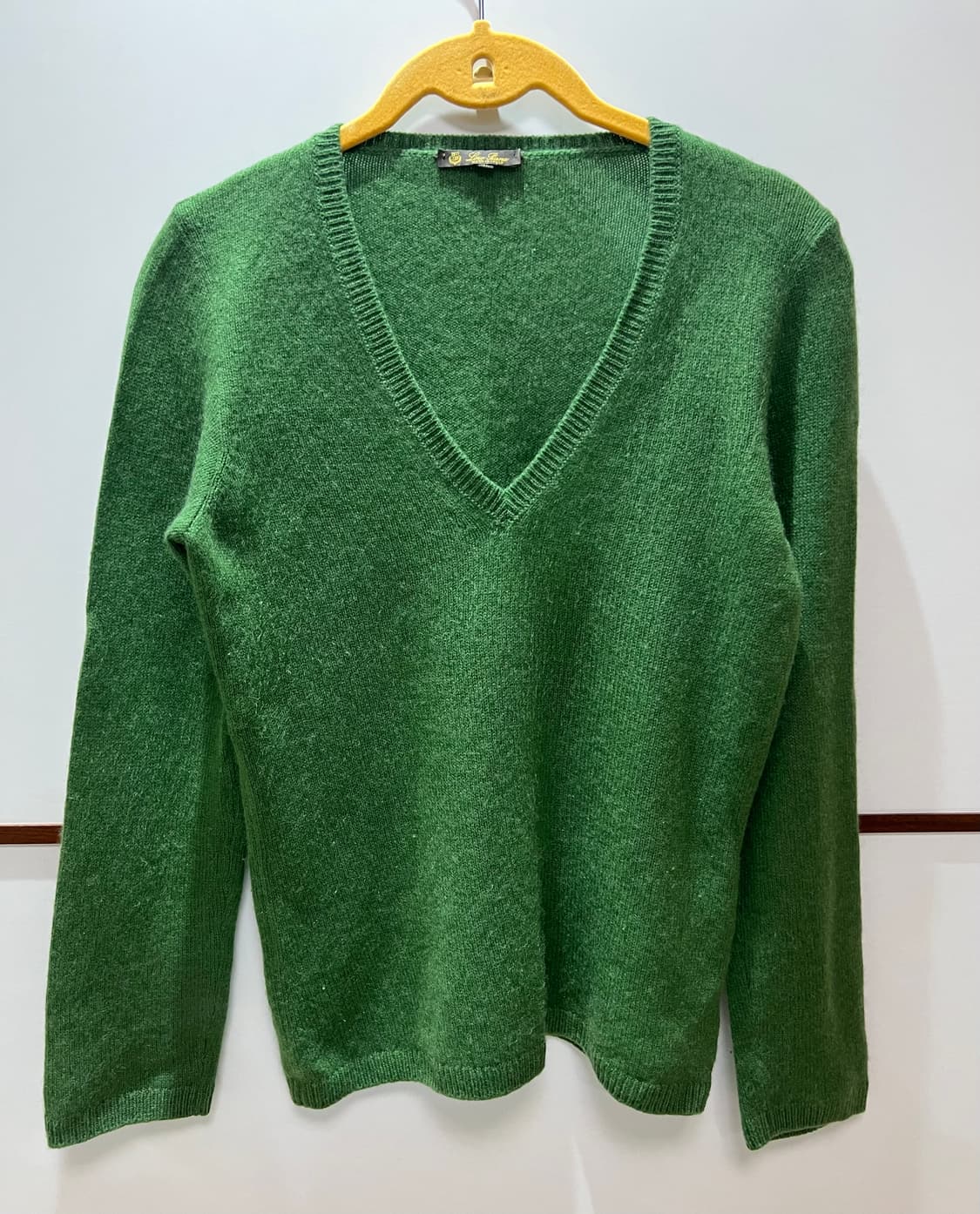 로로피아나 v넥 캐시미어 니트 상품이미지1