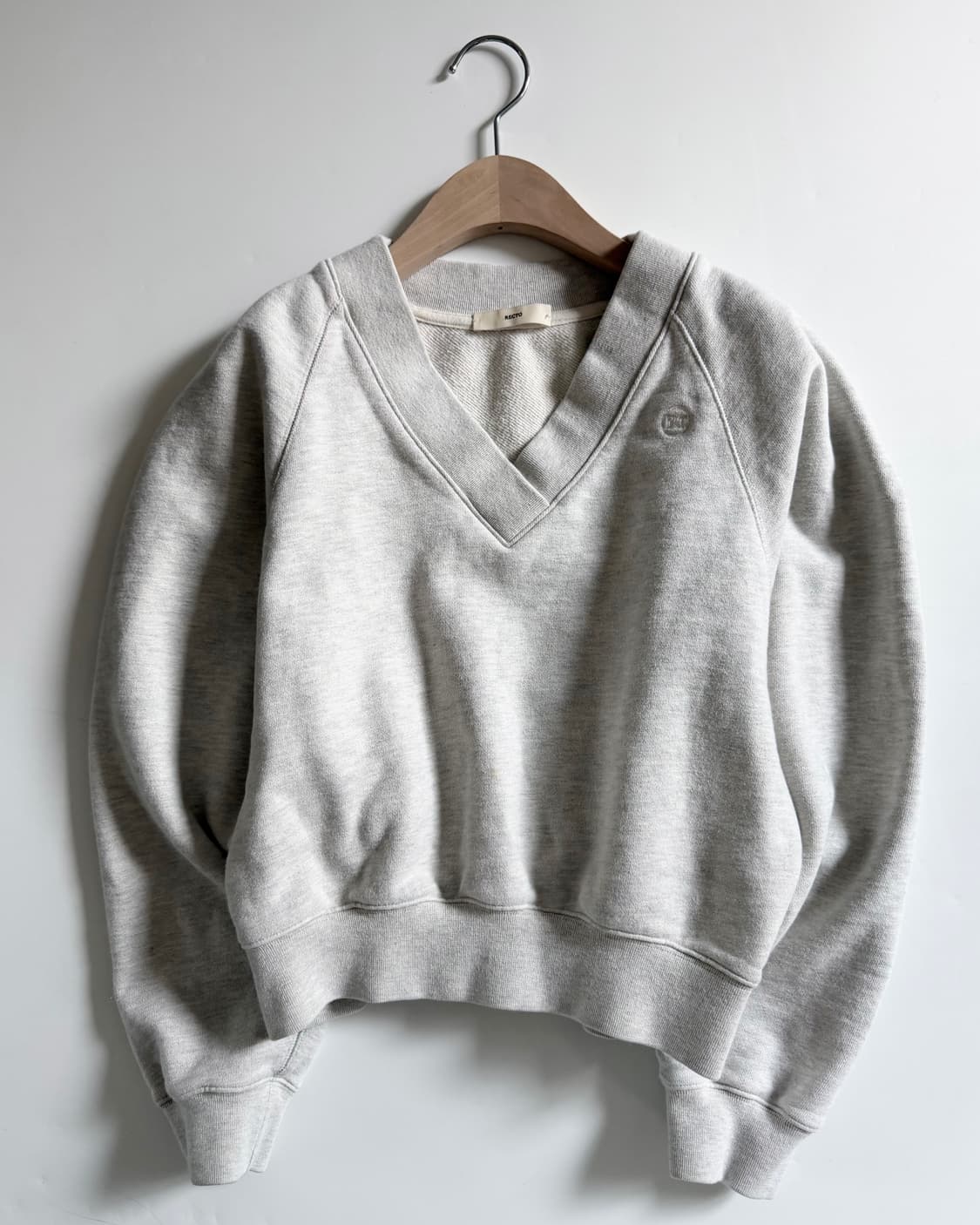 Recto 렉토 브이넥 크롭 맨투맨 상품이미지3