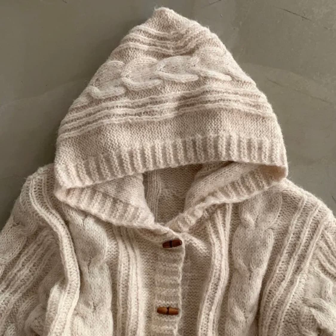 꽈배기 떡볶이 후드 니트 상품이미지2