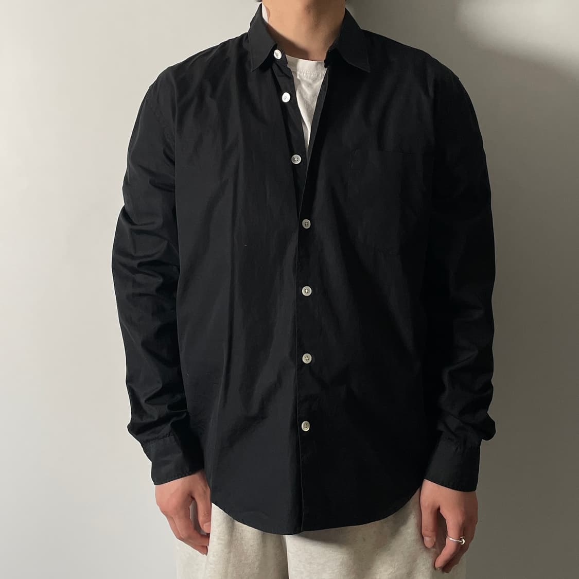 아워레가시 블랙 포켓 셔츠 (on.722)   상품이미지1