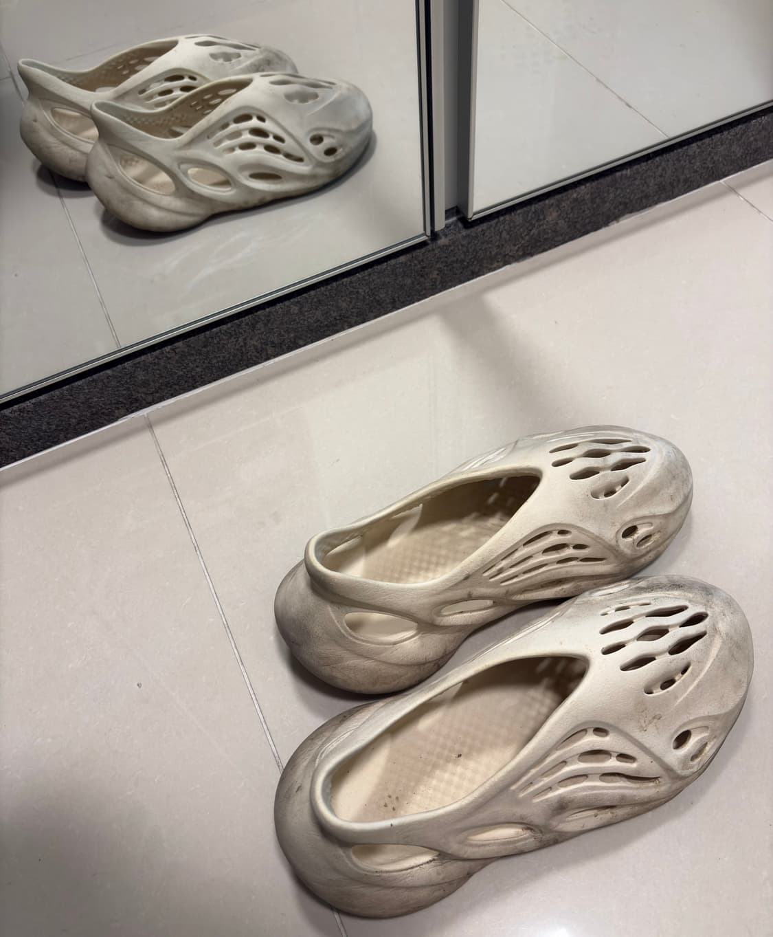 아디다스 이지 폼 러너 샌드 (285) 상품이미지2