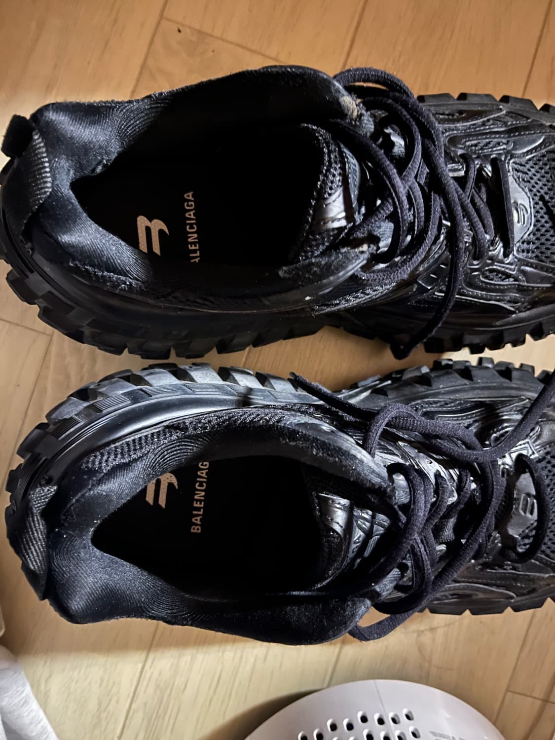 발렌시아가 디펜더 43 상품이미지1