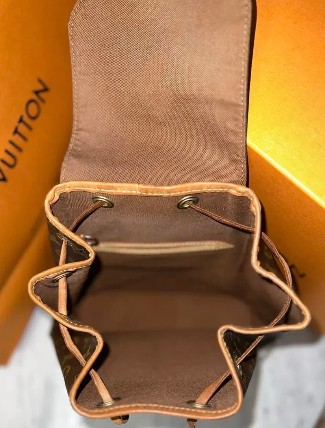 루이비통 몽수리 백팩 pm 상품이미지4