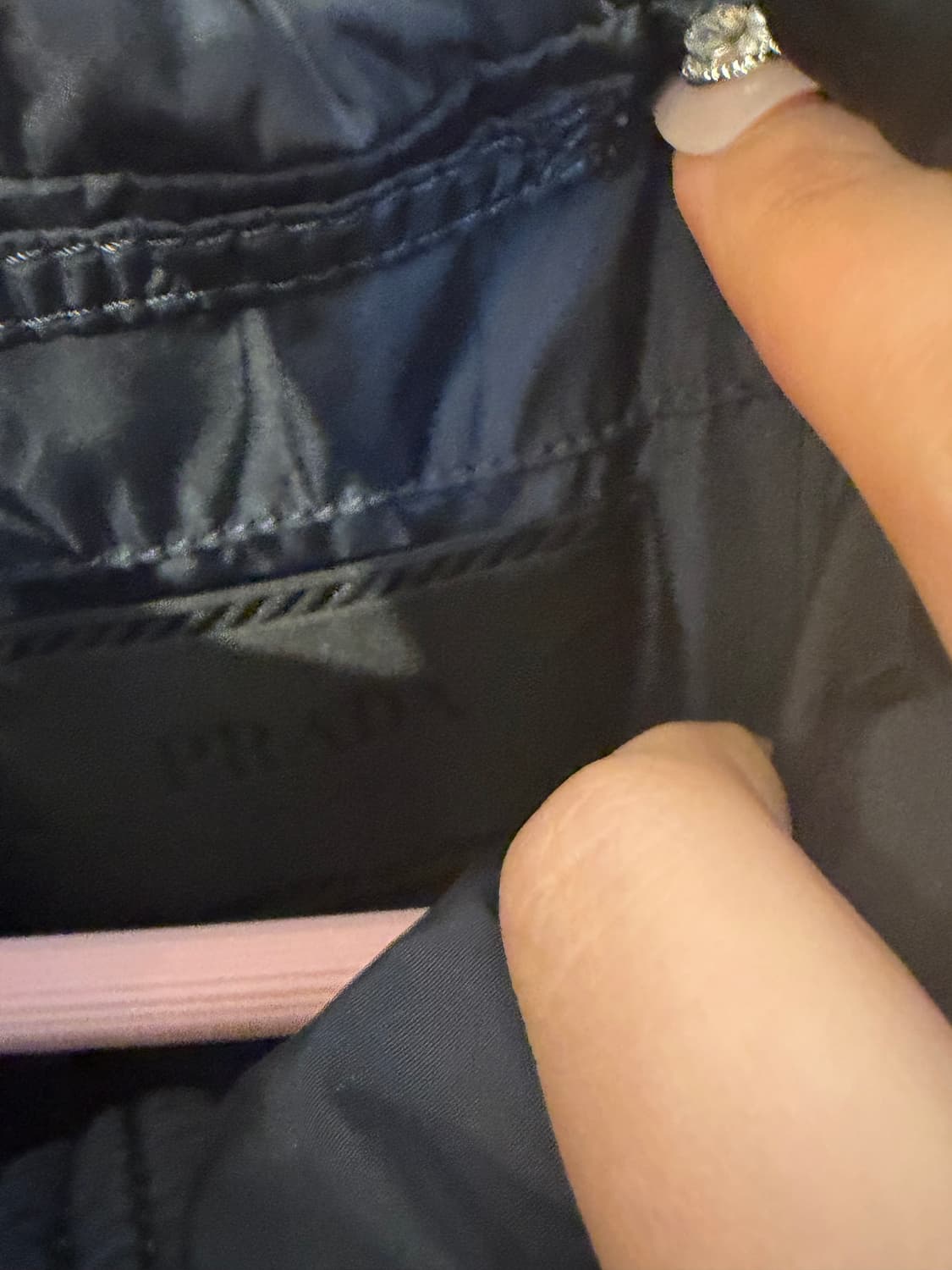 프라다 검정색 패딩 점퍼 52 상품이미지2