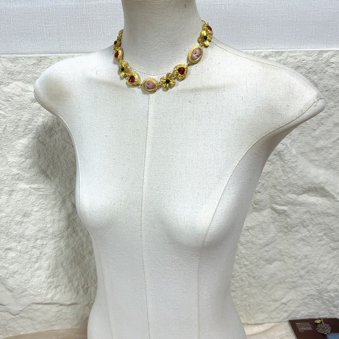 빈티지 미국 마테 골드톤 중세 플라워 오리엔탈 카메오 목걸이 상품이미지1