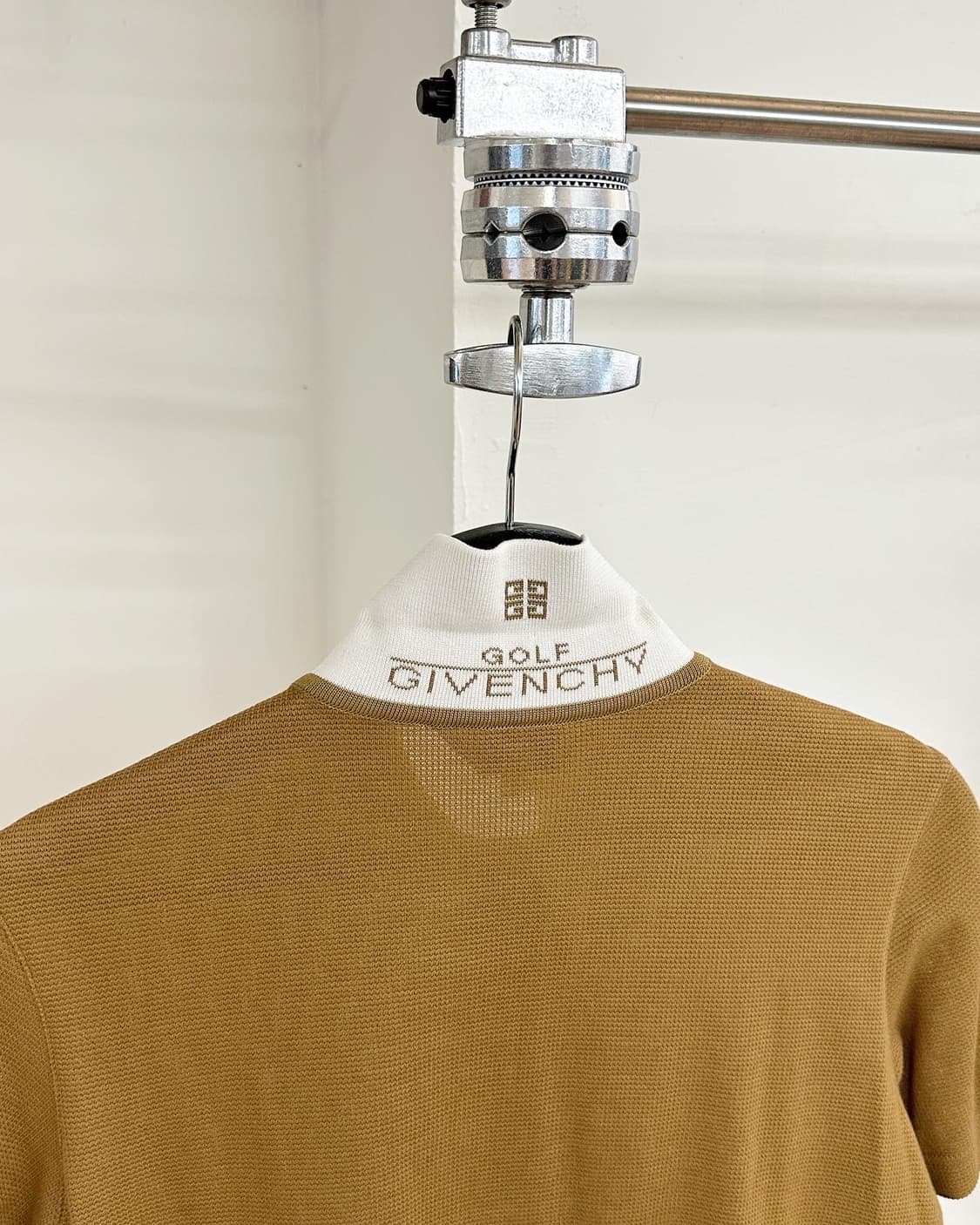 지방시 골프 베이지 라인 코튼 카라 하프티  상품이미지5