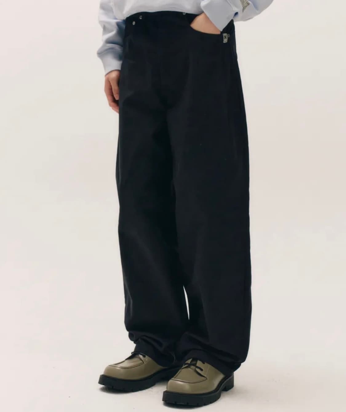 세터 와이드 커브드 치노 팬츠 블랙(S) 르아르애습벨리에미세키서울파브레가 상품이미지6