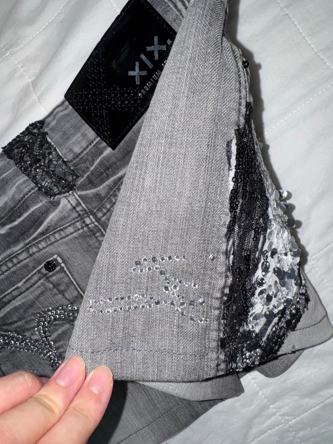 엄마... 이 치마 초록색이지?.. 아... 회색이구나.... 아... 상품이미지3