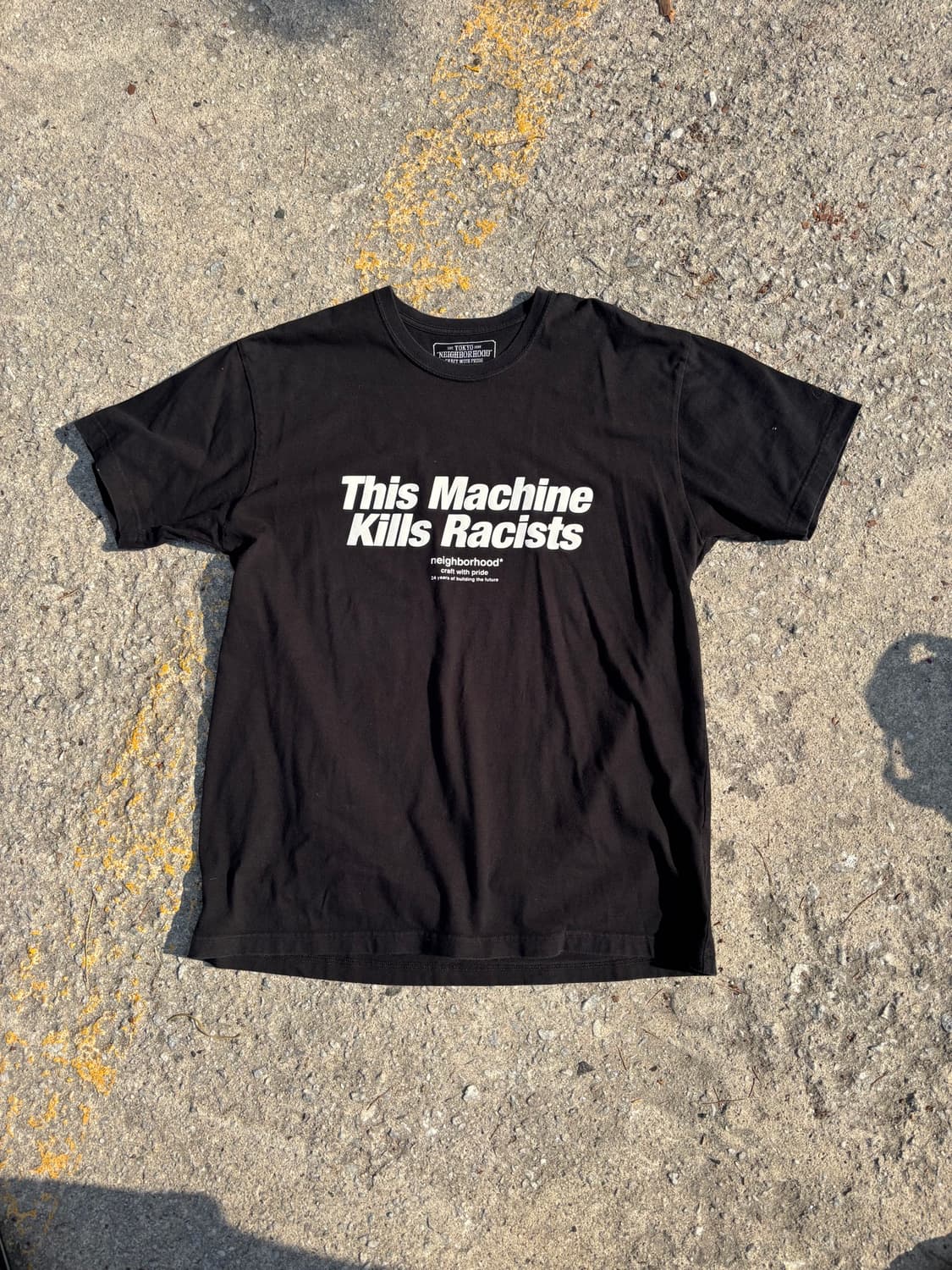 네이버후드 This Machine Kills Racists Tee 상품이미지2