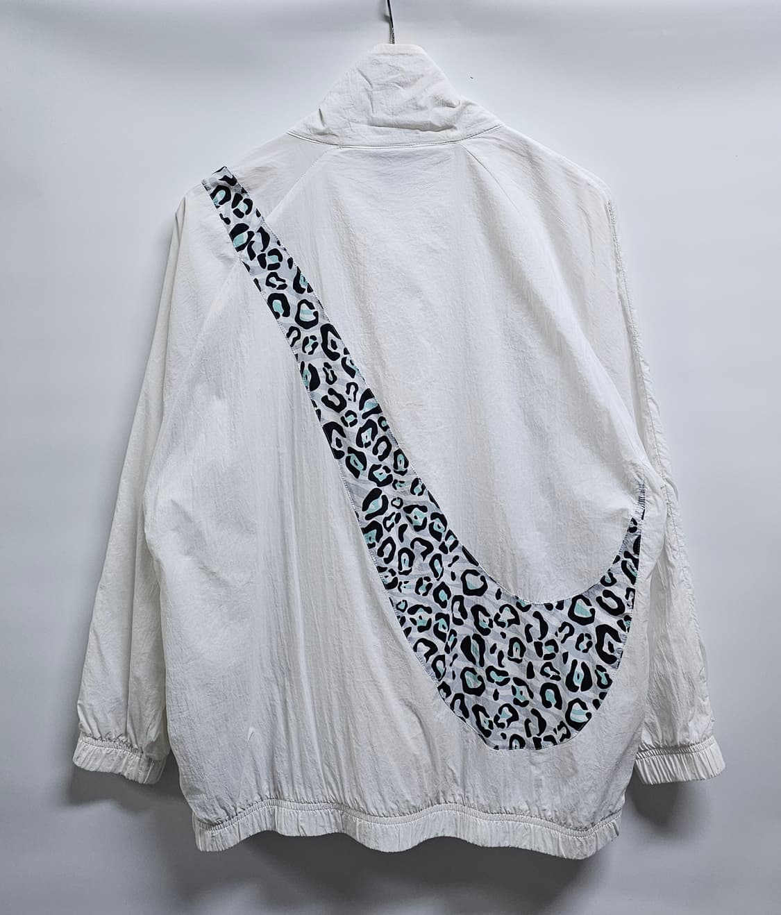 나이키 여성 애니멀 스우시 바람막이 S 상품이미지2