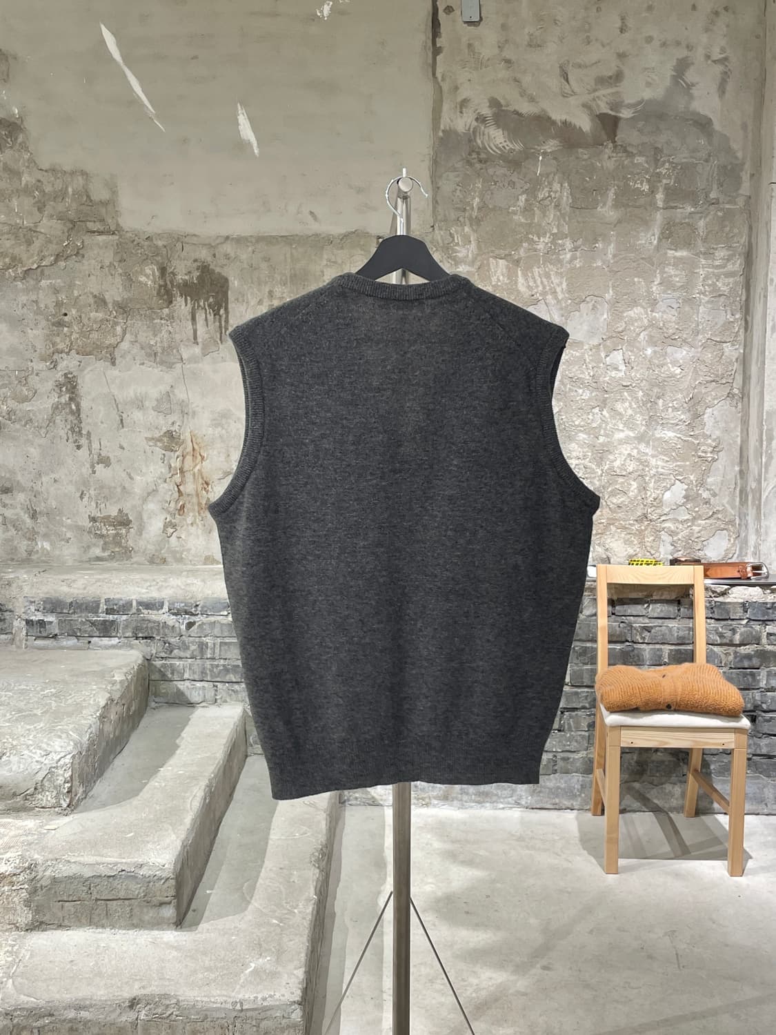 버버리 멜란지 그레이 기마로고 V넥 울 베스트 상품이미지6