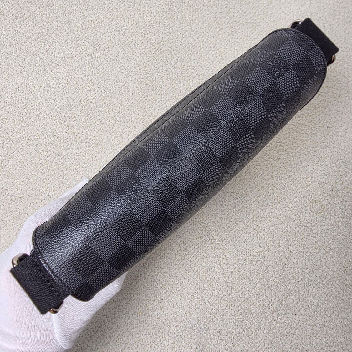 루이비통 크로스백 디스트릭트 pm  상품이미지2