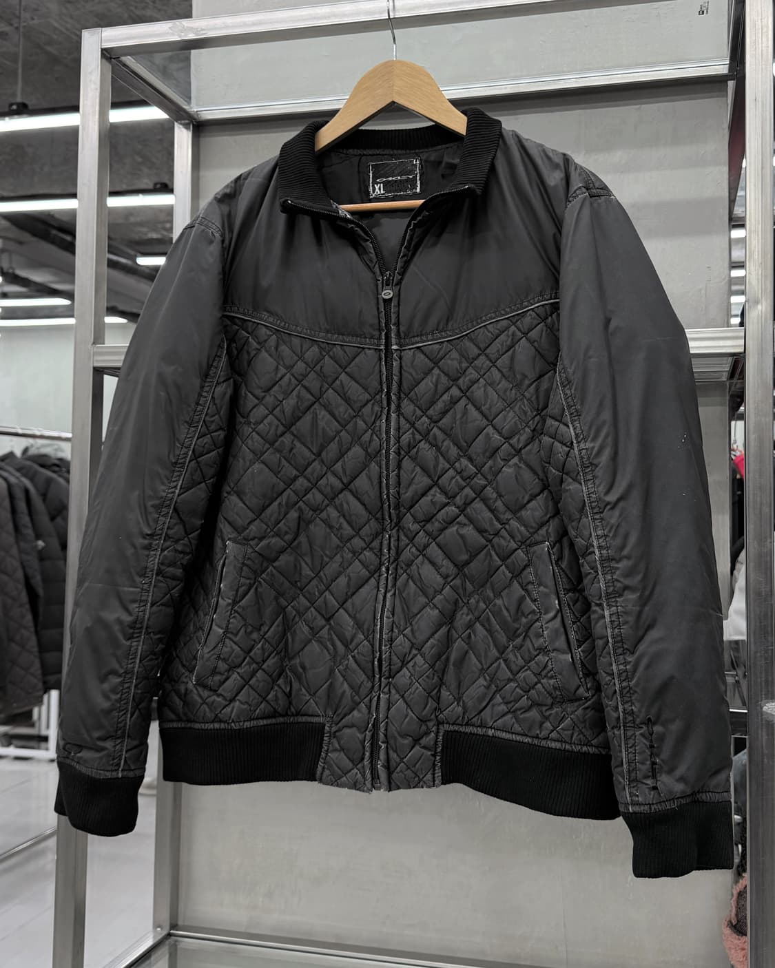 오클리 00s 스톤 워시드 퀼팅 자켓 블랙 상품이미지2