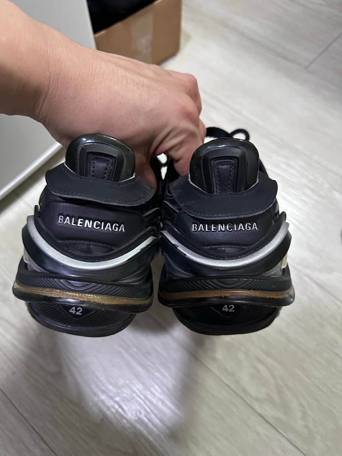 발렌시아가 타이렉스42 상품이미지8