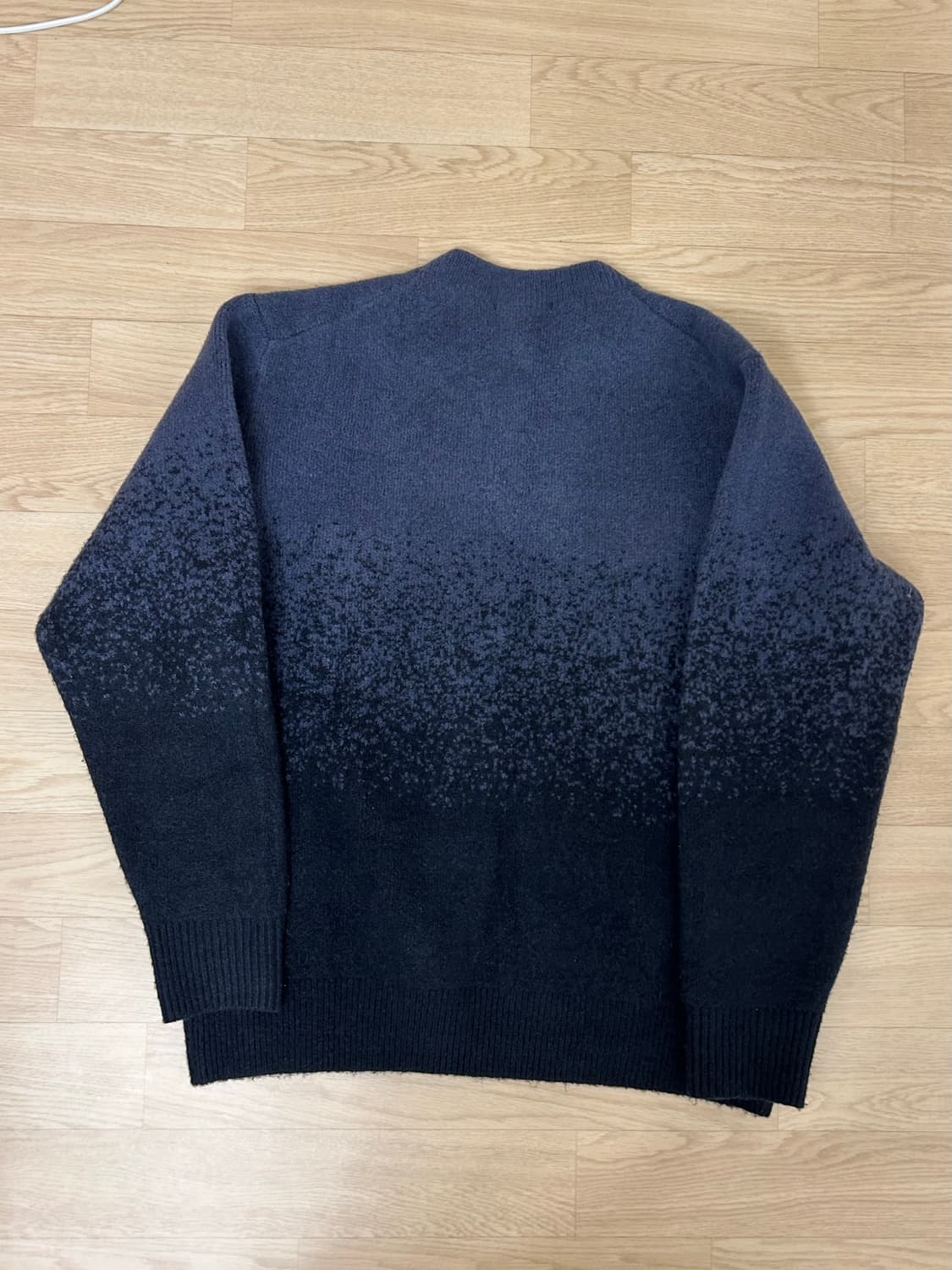 유니클로 수플레얀그라데이션크루넥스웨터 상품이미지2