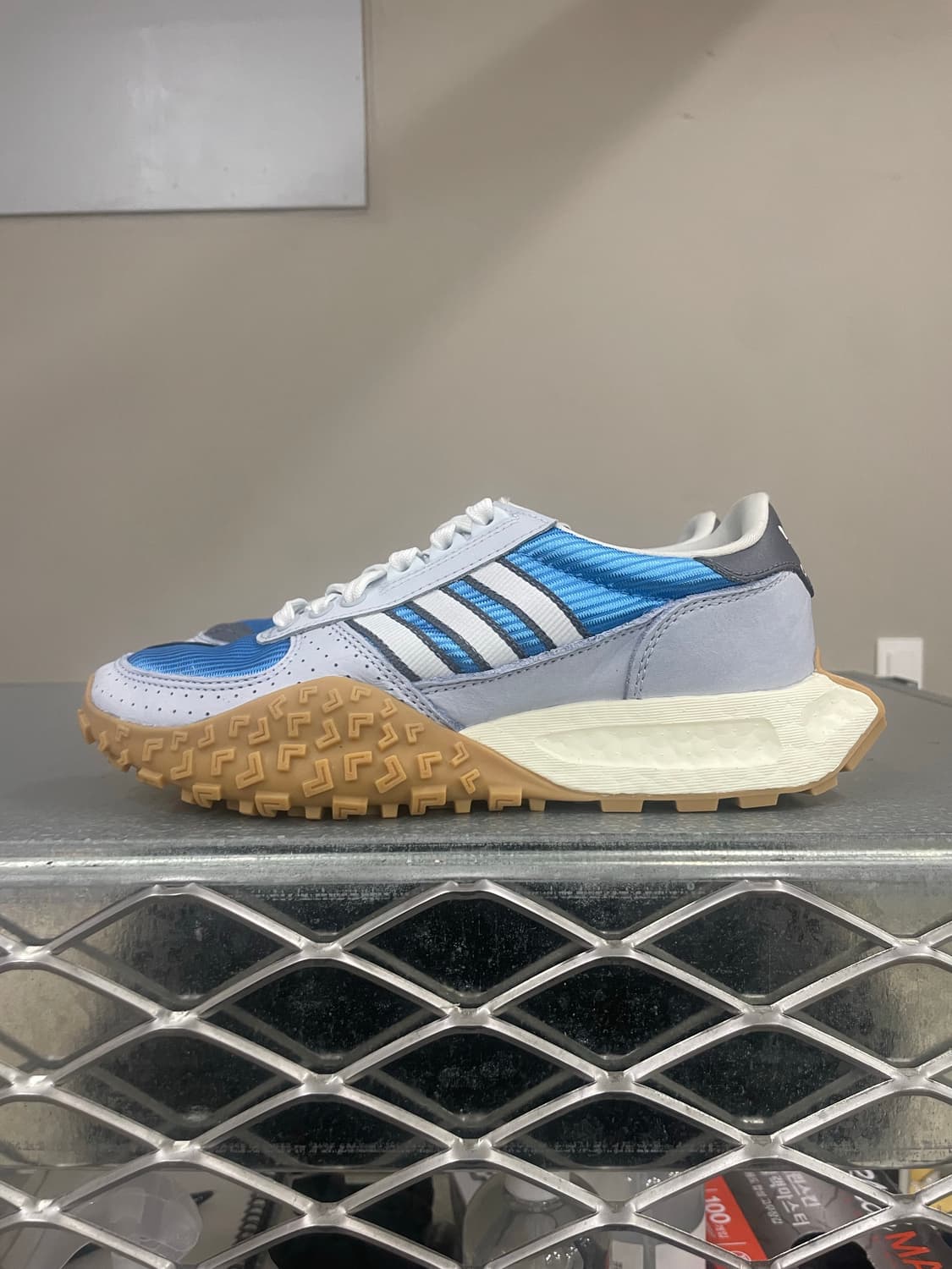 아디다스 레트로피 E5 부스트 225 상품이미지1