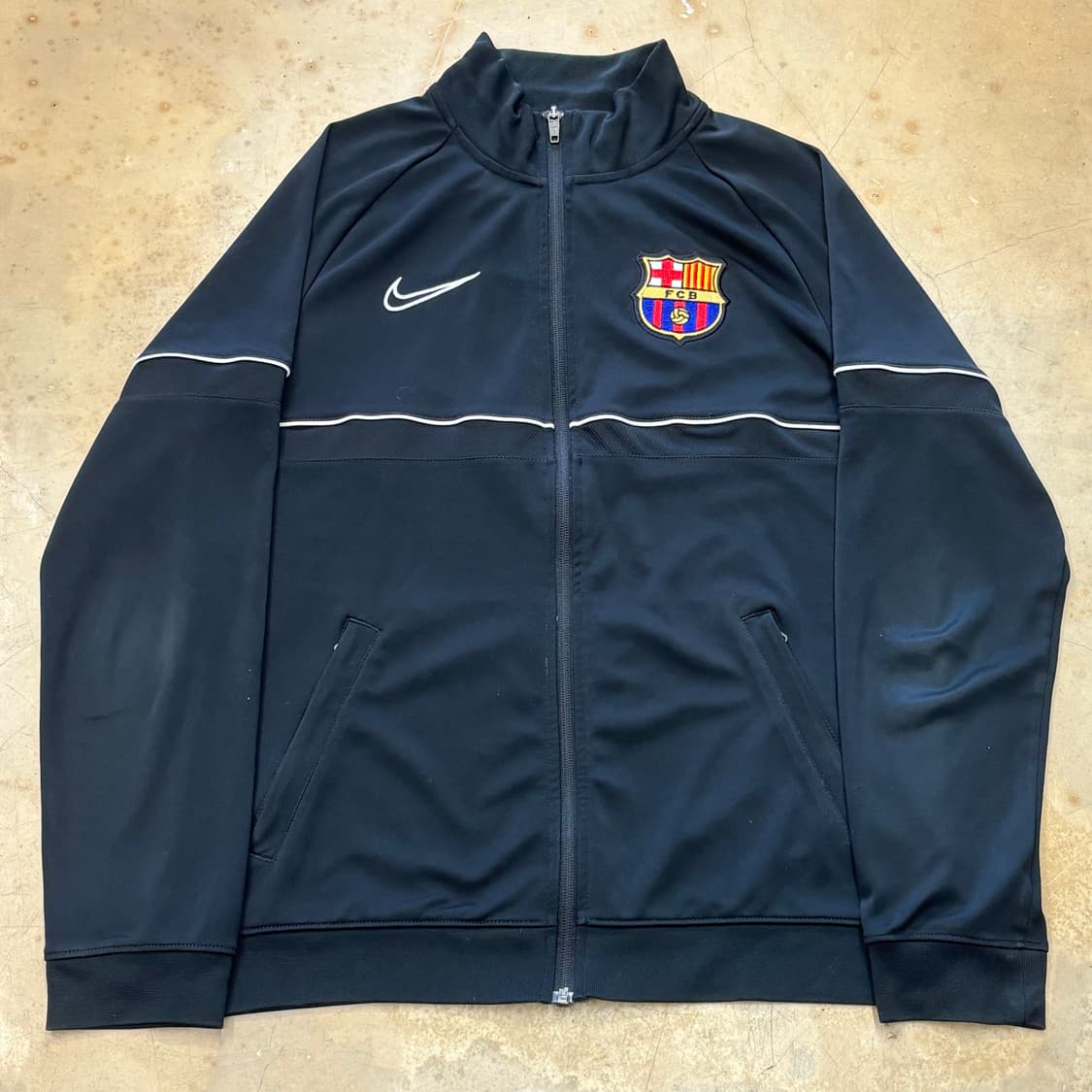 L 나이키 바르셀로나 블랙 트랙탑 상품이미지2
