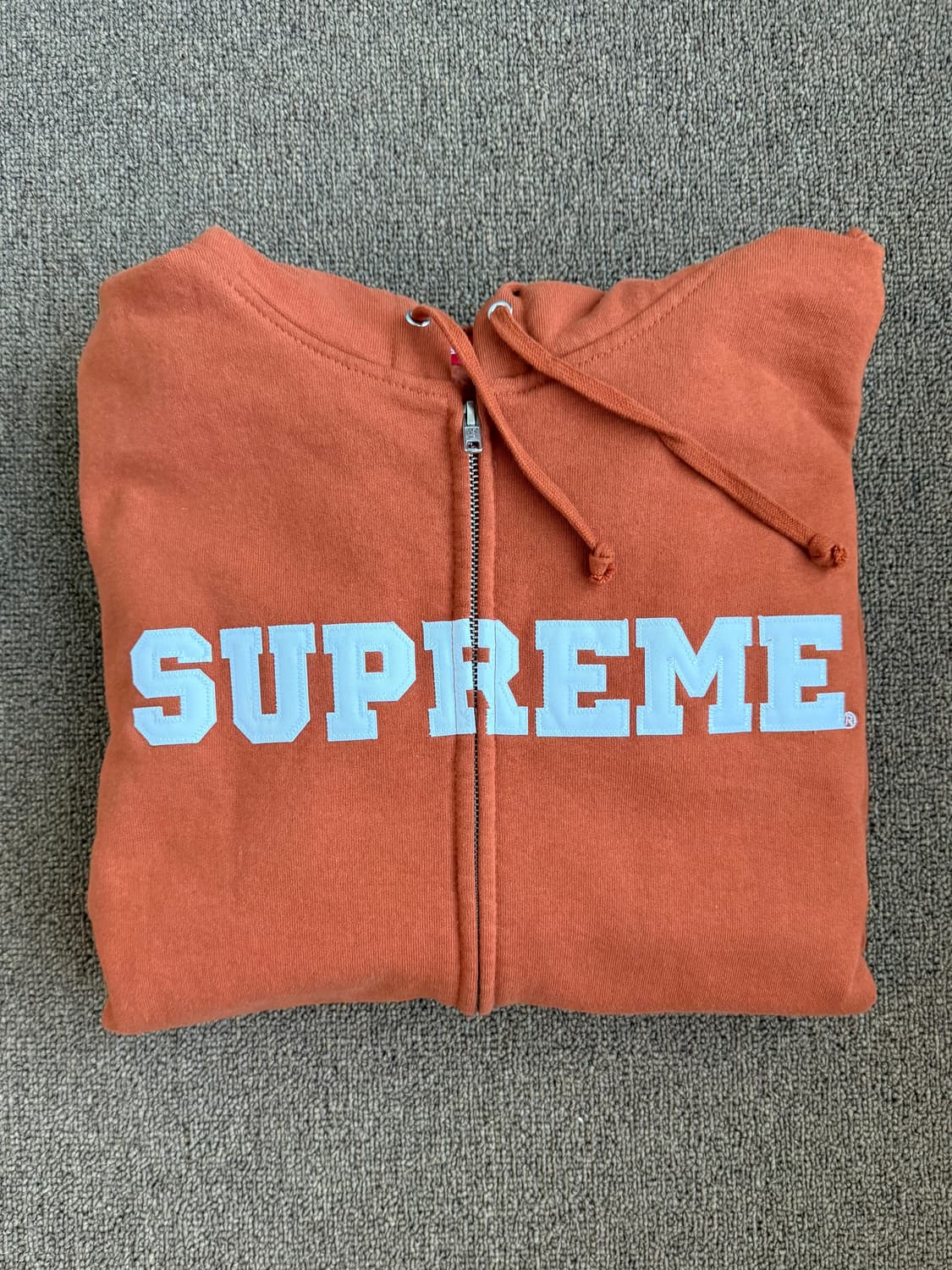 Supreme 슈프림 컬리지에이트 아플리케 후드집업 스웨트셔츠 러스트 상품이미지1