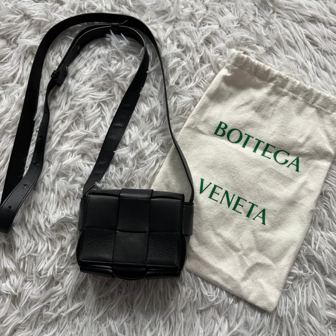 BOTTEGA VENETA 미니 레더 카세트백 블랙 보테가베네타 미니백 상품이미지2