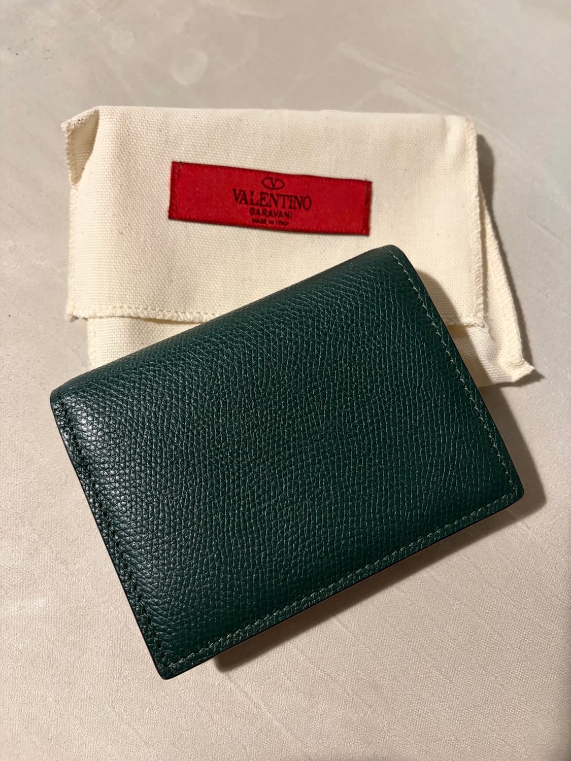 발렌티노 V로고 반지갑 / 상태 S급 상품이미지2