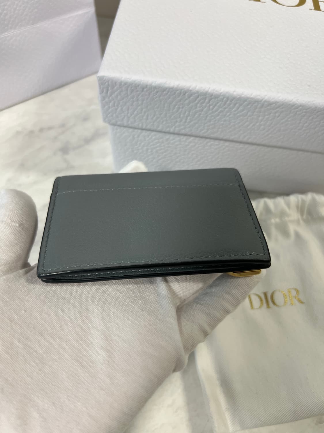 디올 새들 카드지갑 클라우드 블루 상품이미지8