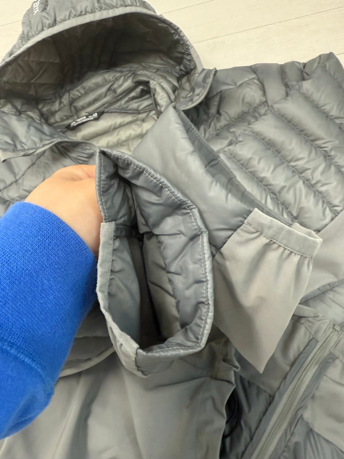 아크테릭스 세륨 하리브리드 L 사이즈 그레이색상  진짜 실물 고급스럽습니 상품이미지8