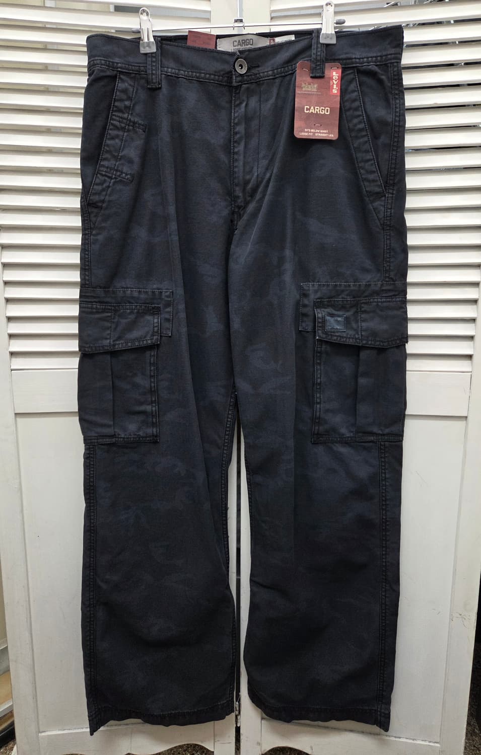 리바이스 블랙 카모플라쥬 카고 팬츠 상품이미지1