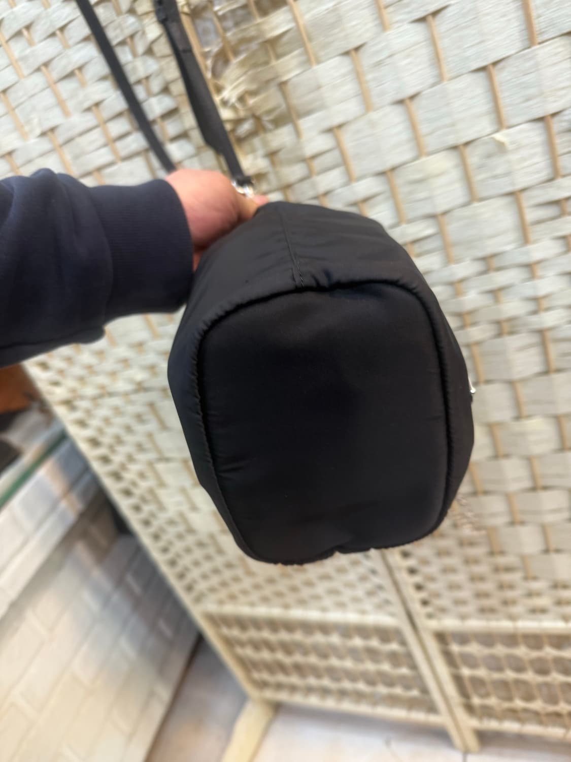 정품 프라다 나일론 파우치 버킷백 팝니다 상품이미지6