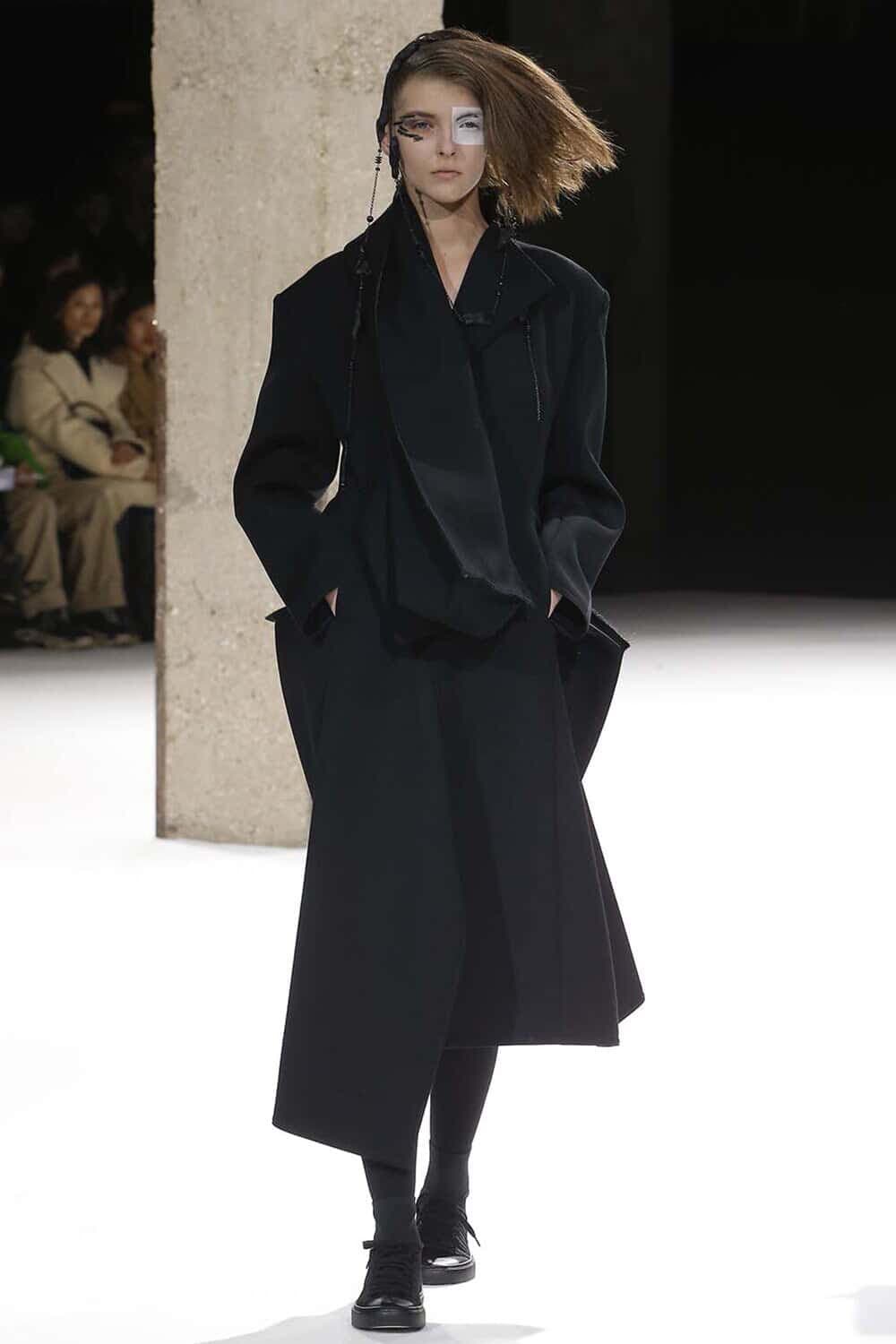 요지야마모토 펨므 FW18 드레이프 롱코트 상품이미지1